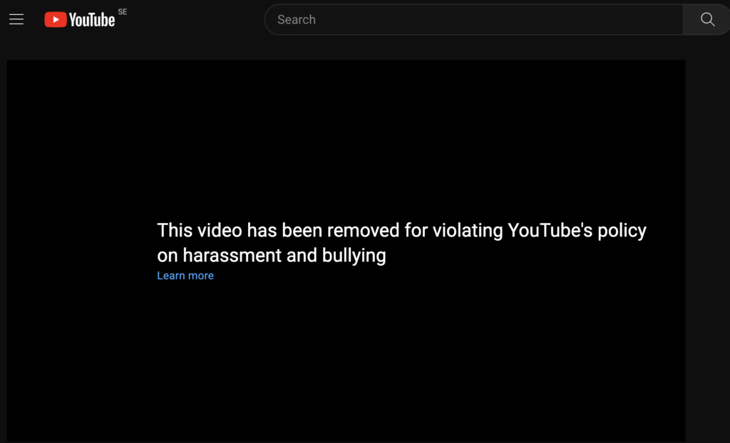 El blog del narco, pionero en capturar imágenes y vídeos del conflicto armónico-violento de narcotráfico, fue sorpresivamente desactivado. Su creador asegura que están "atacando el Blog". La solidaridad popular se muestra al instante por medio de retuiteo en Twitter. A pesar de la suspensión recurrente y anonimato del sitio web, su influencia persiste dentro e fuera de México. Actualización: El blog ha sido reactivado sin mayores explicaciones ni daños evidentes al sitio.