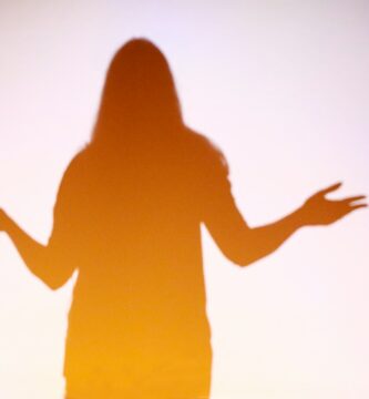 violencia de género silhouette of woman