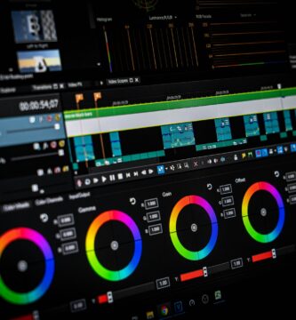 generar imágenes con inteligencia artificial green and black audio mixer