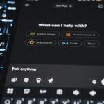 Cómo ganar dinero con IA A smartphone is showing an ai assistant's interface.