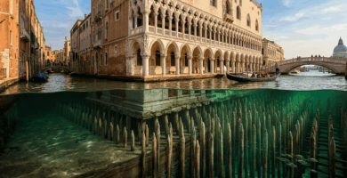 Diagrama de ingeniería en corte transversal que ilustra los postes de madera y cimientos subterráneos de los palacios de Venecia