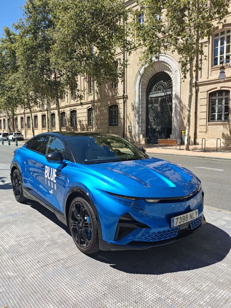Opiniones y cara de felicidad tras probar el Alpine A390 de 400 CV