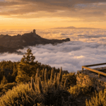 Paisaje del Roque Nublo y mar de nubes en Gran Canaria, declarada Reserva de la Biosfera por la UNESCO