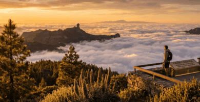Paisaje del Roque Nublo y mar de nubes en Gran Canaria, declarada Reserva de la Biosfera por la UNESCO