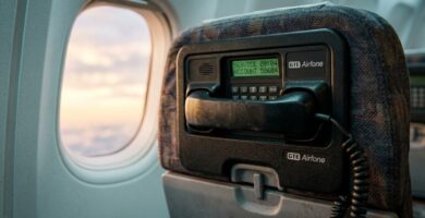 Teléfono de avión Airfone utilizado para realizar llamadas de emergencia durante el 11S.